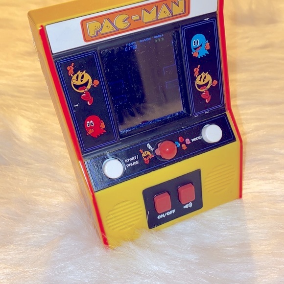 Pac-Man Mini Arcade Handheld - Picture 3 of 6